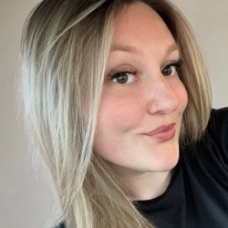 Portrait of Erin Pilon