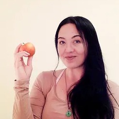 Portrait of Stephanie Hill
